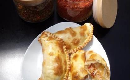 empanada al horno de queso con cebolla