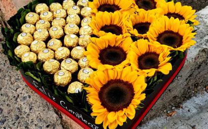 corazon de Girasoles  y Chocolates