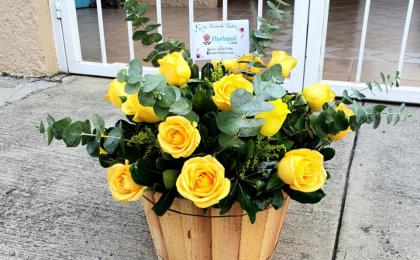 rosas amarillas, arreglo de rosas, detalle con rosas, arreglo floral de rosas