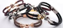 Brazaletes de calavera en piel exotica, mantarraya, piton de lujo y moda 
