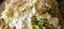 Sopes de chicharron en salsa verde